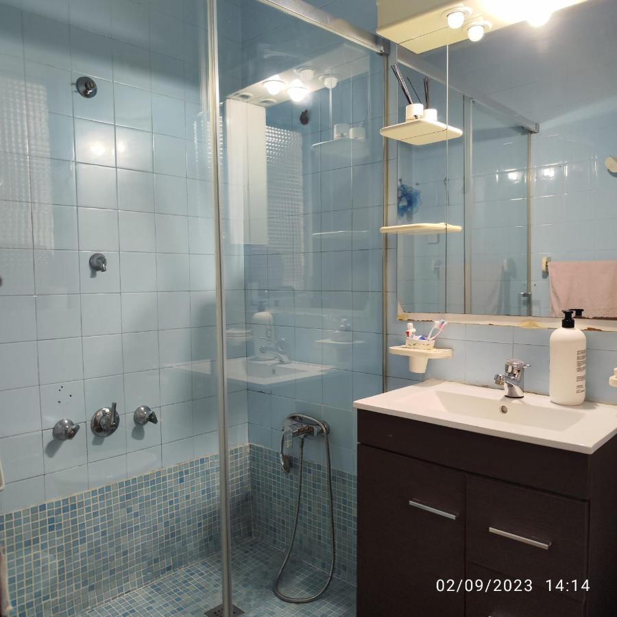 Apto Barcelona C R Apartment Santa Coloma de Gramenet ภายนอก รูปภาพ