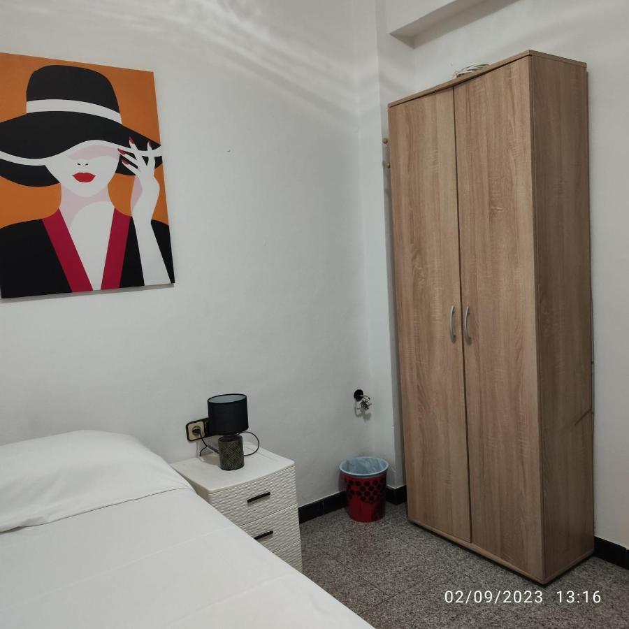 Apto Barcelona C R Apartment Santa Coloma de Gramenet ภายนอก รูปภาพ